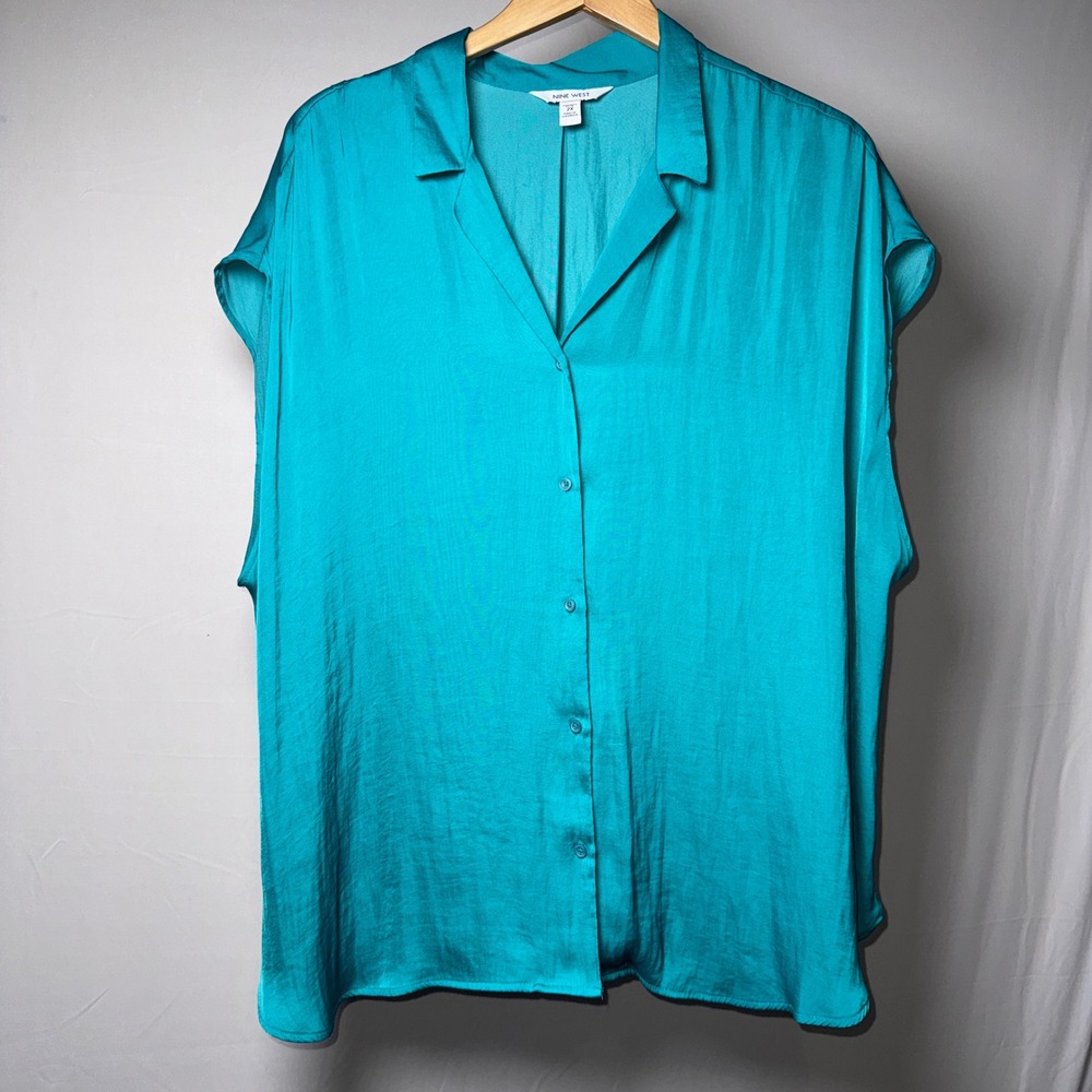 Nine West Womens Plus 2X Teal Blue Sleeveless Button Down Blouse Satin Sheen Top